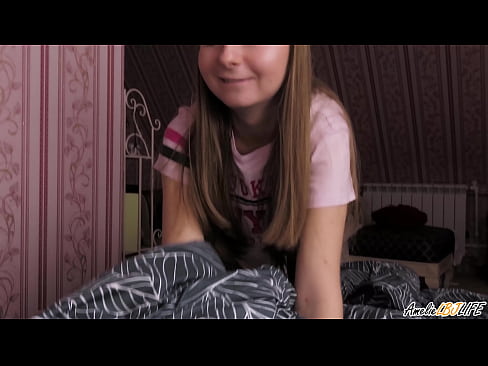 ❤️ Blondie na-aṅụ BFF ya nke ukwuu wee nweta ọnụ n'ọnụ ya ☑ Anal video ❌️❤